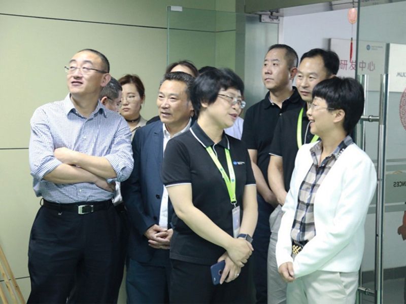 Read more about the article 智创未来 联动生科 拱墅区章燕区长调研联科生物